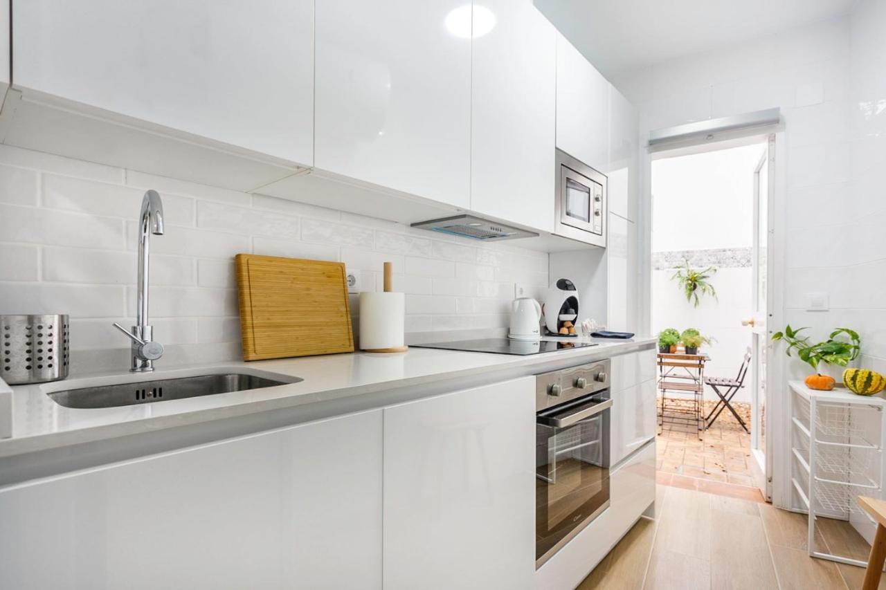 Apartamentos Sta Maria La Blanca Seville Luaran gambar