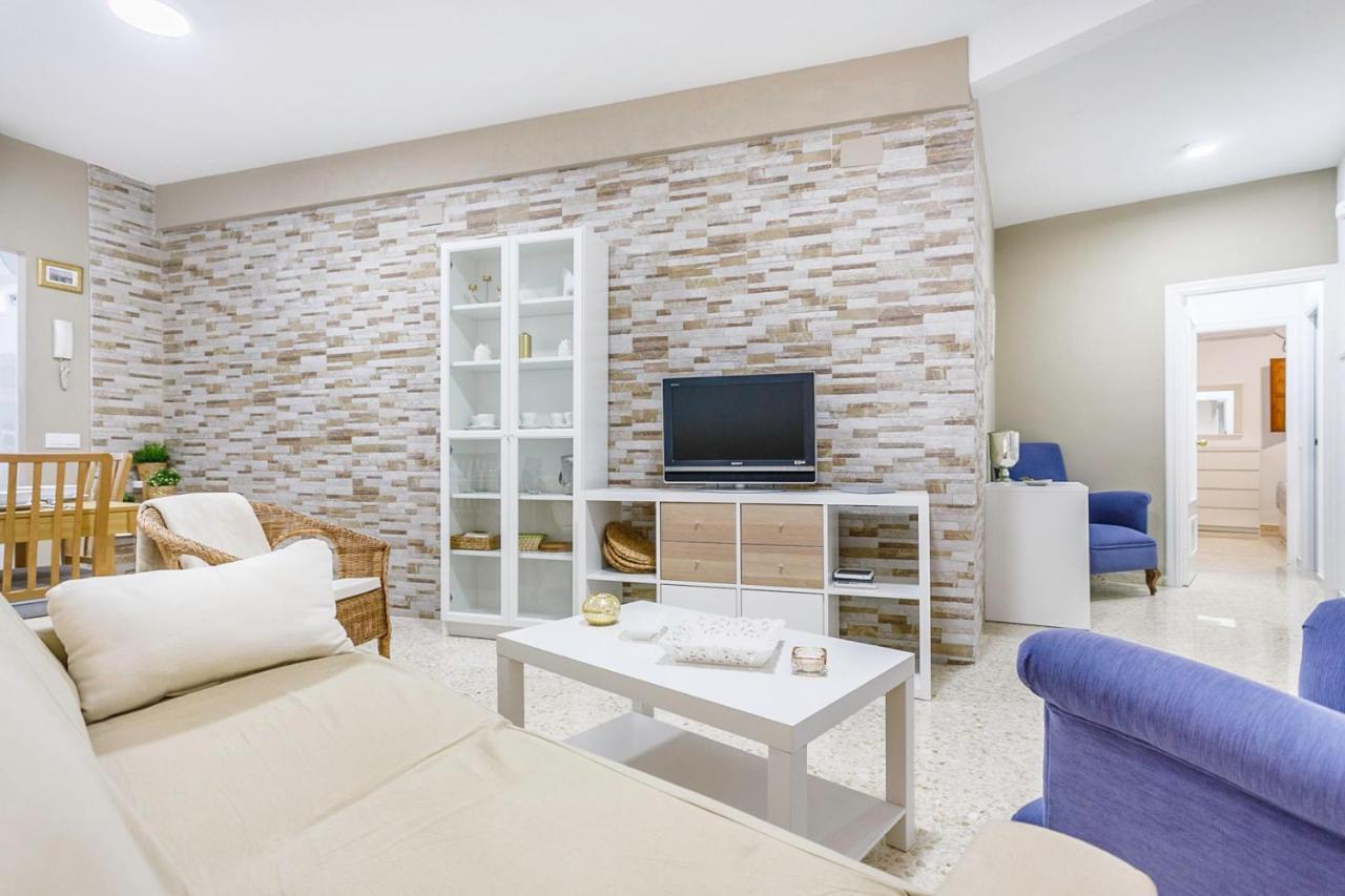 Apartamentos Sta Maria La Blanca Seville Luaran gambar
