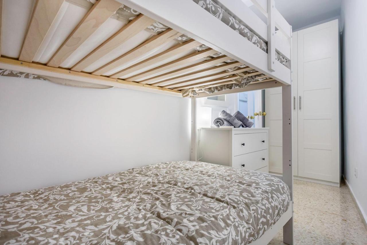 Apartamentos Sta Maria La Blanca Seville Luaran gambar